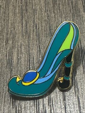 Disney Aladdin Princess Jasmine high heel pin